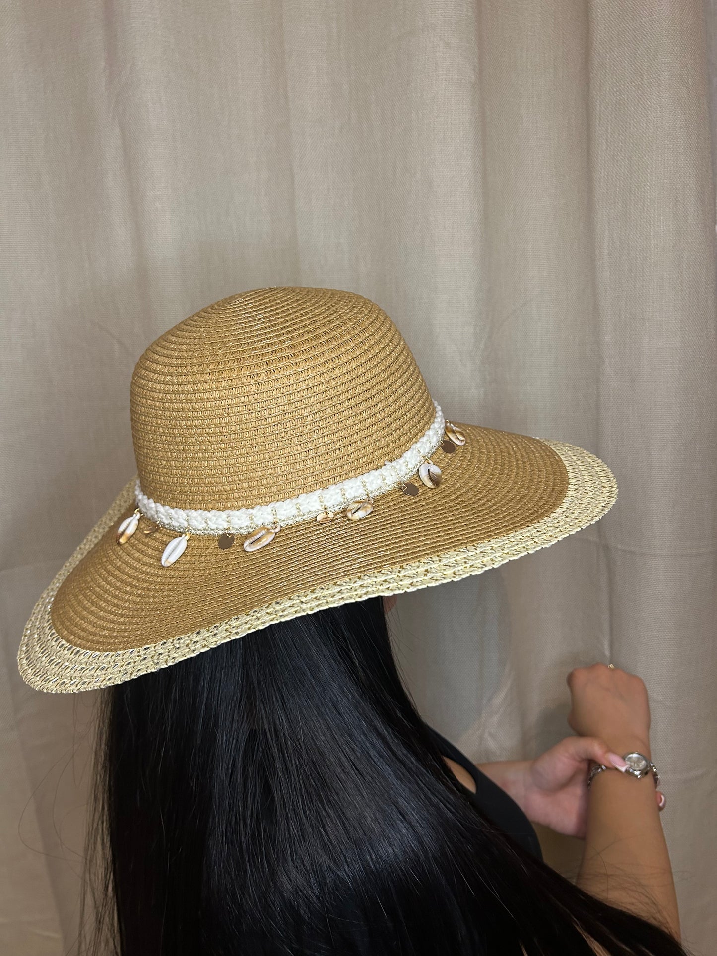 Chapeau “Bali” – Capeline en paille avec coquillages