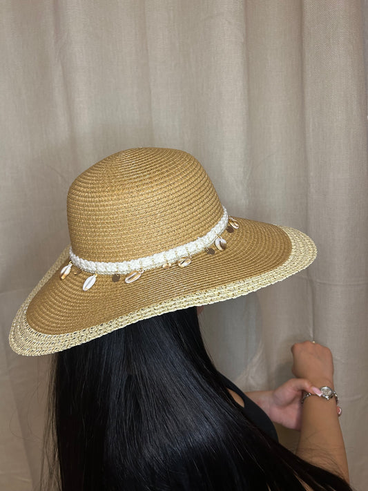 Chapeau “Bali” – Capeline en paille avec coquillages